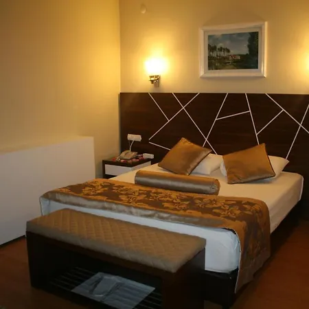 Nysa Hotel 4*