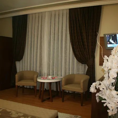 Nysa Hotel